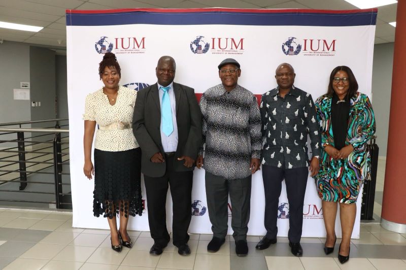 IUM welcomes Mr Makandwa, University Librarian from MSUAS Zimbabwe, for a benchmarking visit